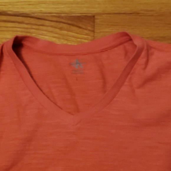 Men's coral tee - Picture 2 of 4